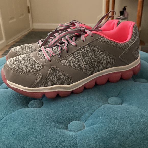 🌸🎉💖 HOST PICK 💖🎉🌸 DANSKIN NOW MEMORY FOAM SNEAKERS - Picture 3 of 6